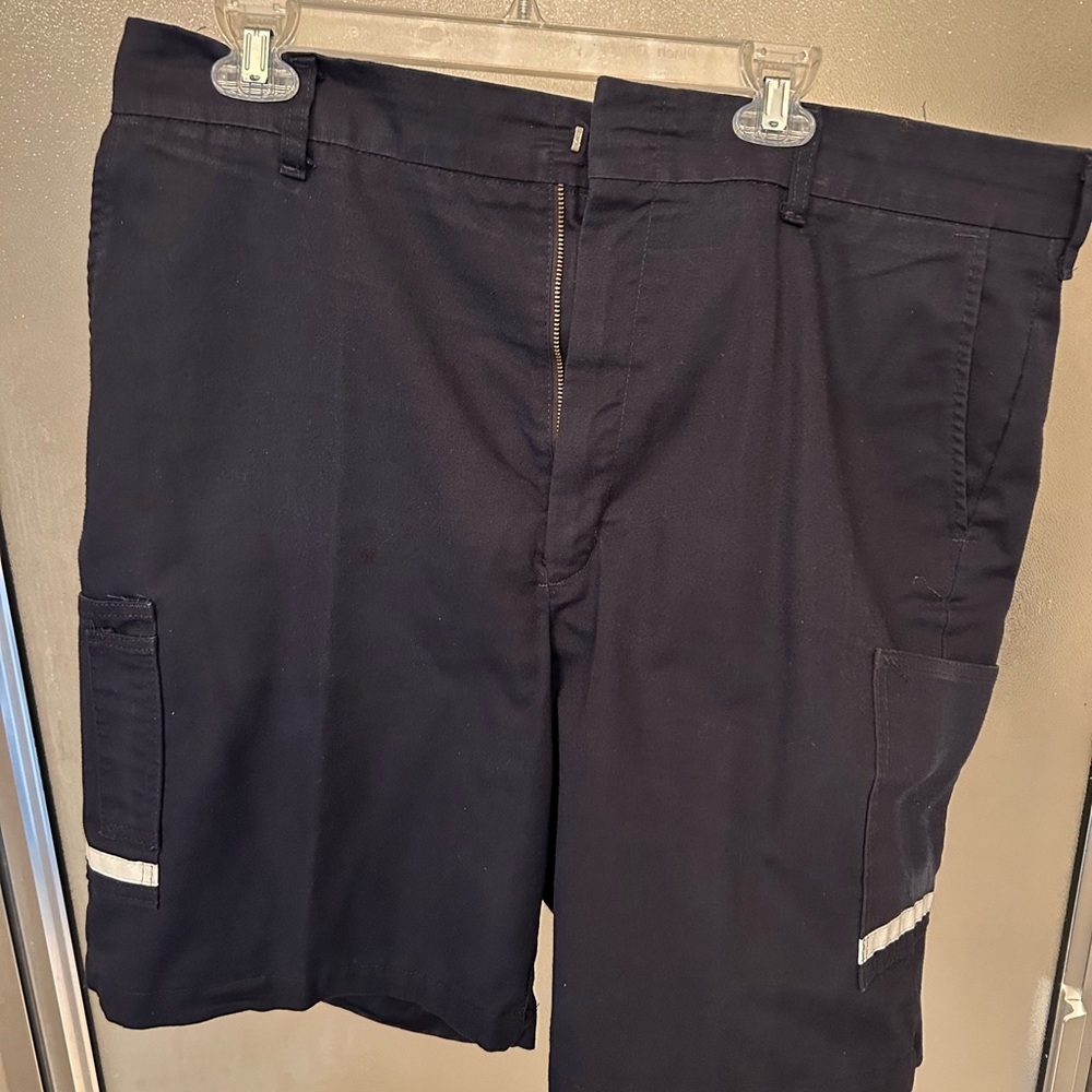 FedEx short pants